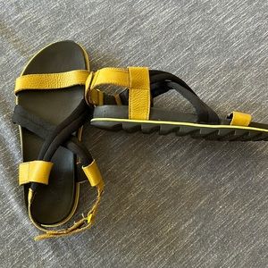 Sorel sandals size 7